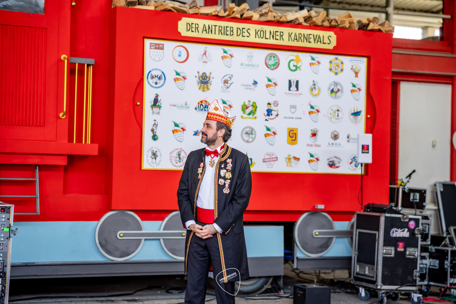 „Alaaf- mer dun et för Kölle“ – Das Richtfest des Rosenmontagszug Ulla)